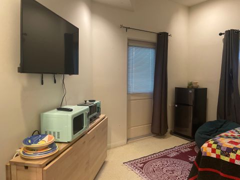 Shared Room in 3Bed.2Bath