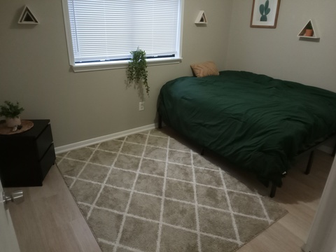 Private Room in 3Bed.1Bath