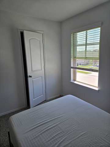 Private Room in 3Bed.4Bath