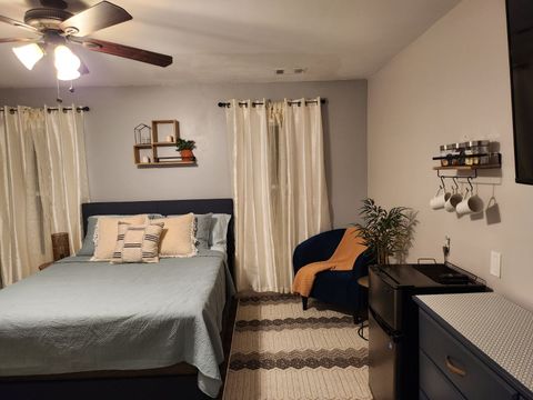 Private Room in 1Bed.3.5Bath