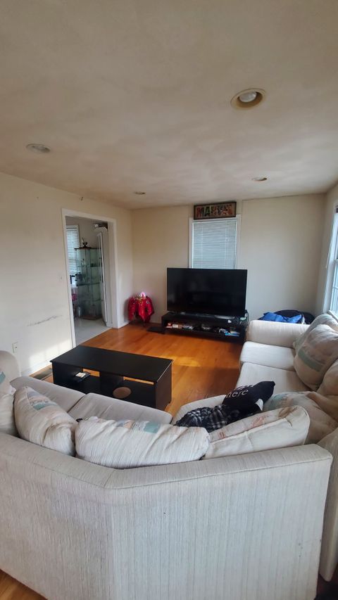 Private Room in 2Bed.1.5Bath