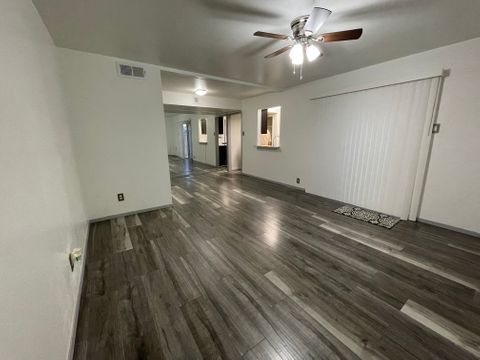 Private Room in 2Bed.1.5Bath