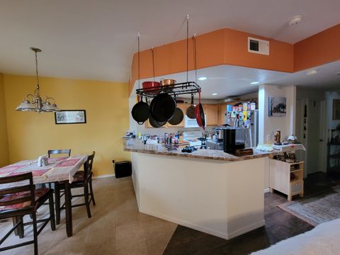 Private Room in 3Bed.2Bath