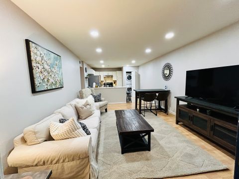 Entire Place 2Bed.1Bath