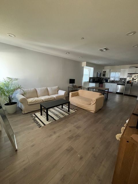 Private Room in 3Bed.3.5Bath