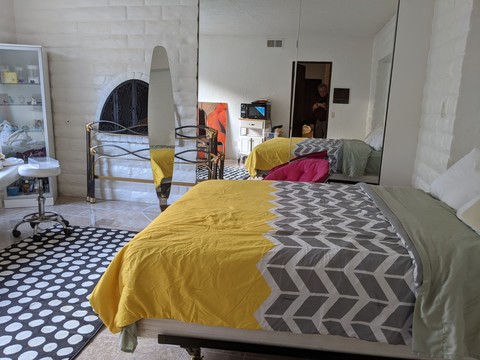 Private Room in 1Bed.1Bath