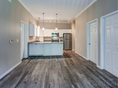 Private Room in 2Bed.2Bath