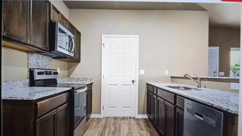 Private Room in 3Bed.2Bath