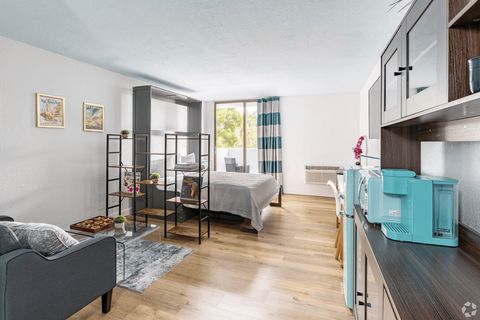 Private Room in 1Bed.1Bath