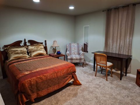 Shared Room in 2Bed.1Bath
