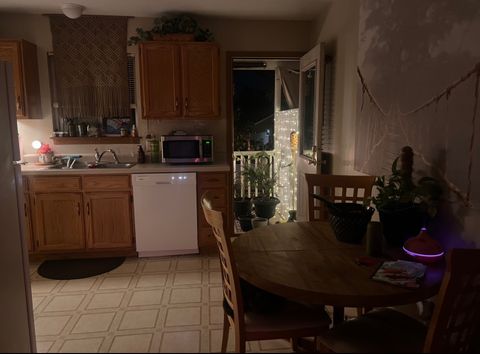 Private Room in 2Bed.1.5Bath