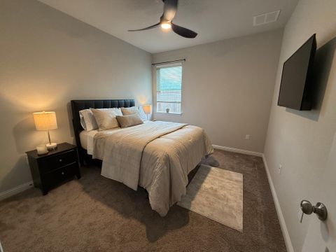 Private Room in 3Bed.2Bath