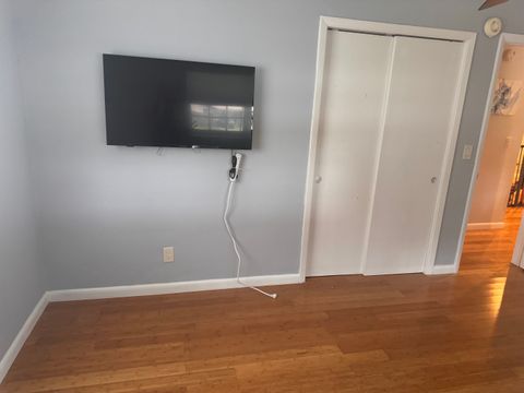 Private Room in 3Bed.1Bath