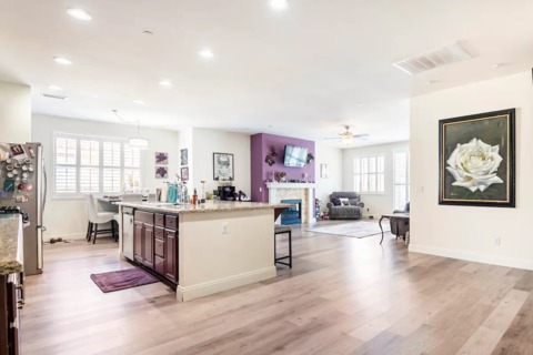 1 or 2 PRIVATE ROOMS in 3bd/2bth
