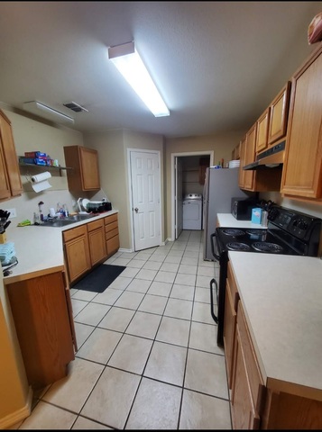 Private Room in 3Bed.3Bath