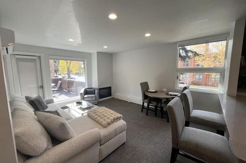 Private Room in 1Bed.1Bath