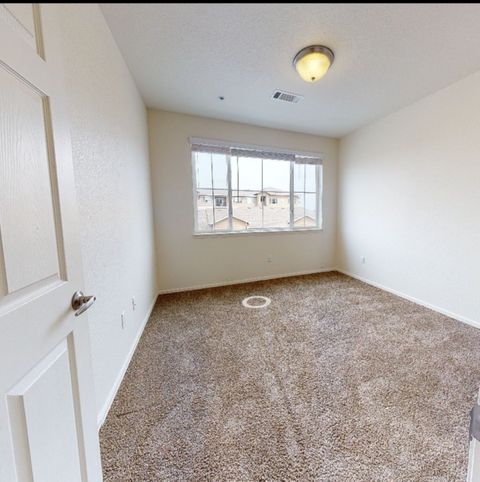 Private Room in 3Bed.2Bath