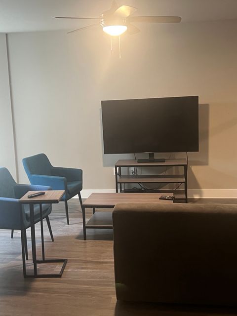 Private Room in 1Bed.1Bath