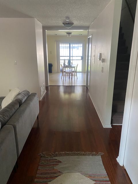 Private Room in 3Bed.1.5Bath