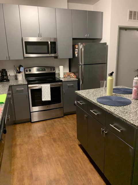 Private Room in 3Bed.3Bath