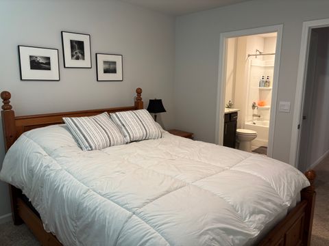 Private Room in 3Bed.3Bath