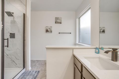 Entire Place 4Bed.2Bath