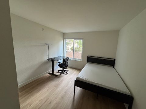Room2Bed.2Bath