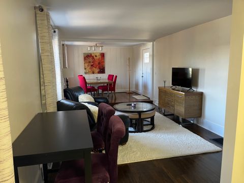 Entire Place 2Bed.1Bath