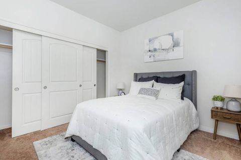 Private Room in 3Bed.2Bath