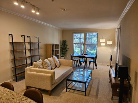 Private Room in 2Bed.2Bath