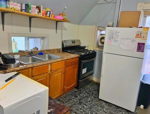 1 room in a 3 bed room apartment