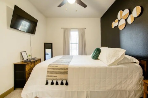 NO DEPOSIT | NO CLEANING FEE