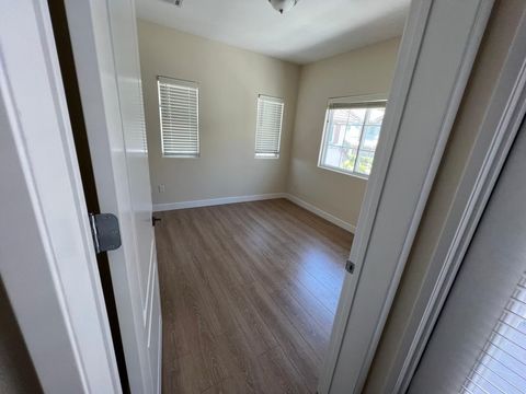 Private Room in 2Bed.2.5Bath