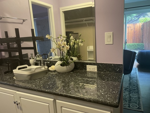 Private Room in 1Bed.1Bath