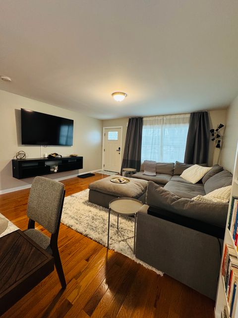 Private Room in 3Bed.1.5Bath