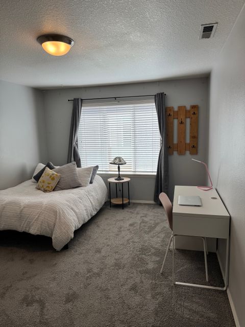Private Room in 2Bed.2.5Bath