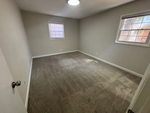 Private Room in 3Bed.1.5Bath