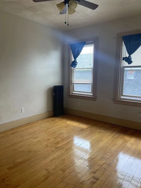 Private Room in 3Bed.1Bath