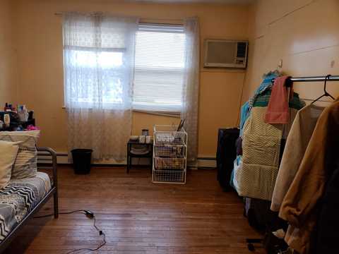 Private Room in 3Bed.1Bath