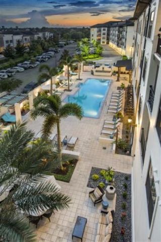 Private Room in 2Bed.2Bath