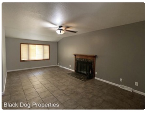 Private Room in 3Bed.1Bath