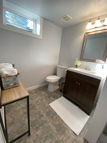 Entire Place 2Bed.1Bath