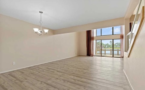 Private Room in 3Bed.3Bath