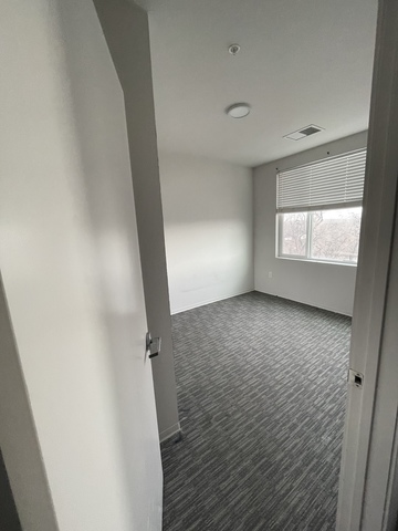 Private Room in 3Bed.3Bath