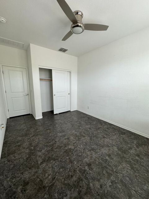 Private Room in 3Bed.1Bath