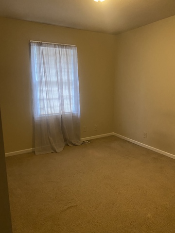Shared Room in 3Bed.1Bath