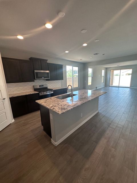 Private Room in 3Bed.2Bath
