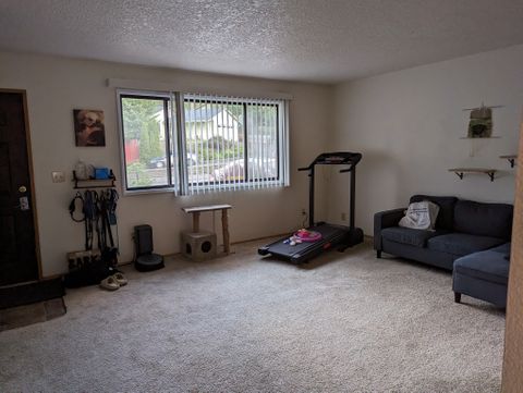 Private Room in 3Bed.1Bath