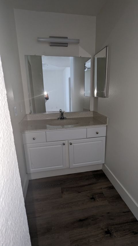 Private Room in 2Bed.2Bath