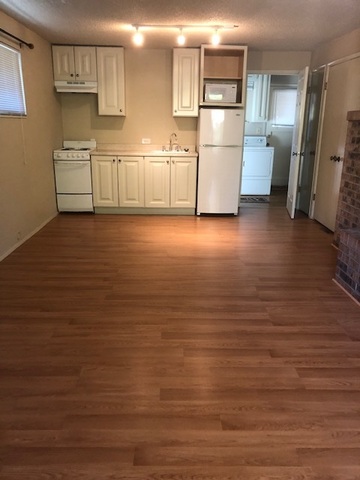 Private Room in 1Bed.1Bath